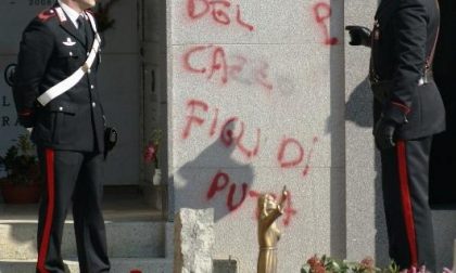 Baby vandali al cimitero