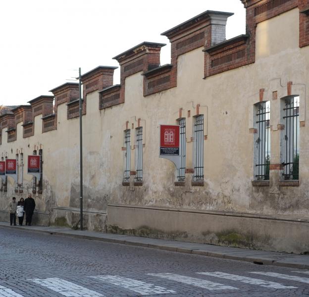 «Giù il muro di via Pietro Micca»