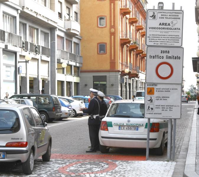 Pass Ztl e parcheggi gratis per i politici