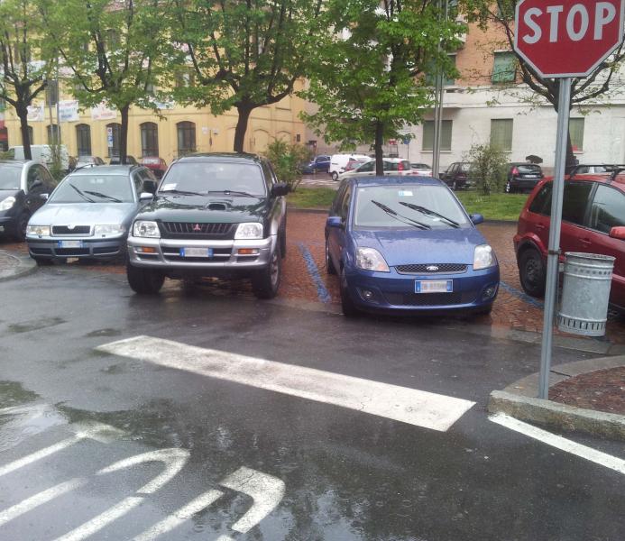 Parcheggi grotteschi o surreali?