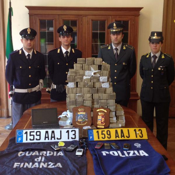 Sequestrati 100 chili di hashish