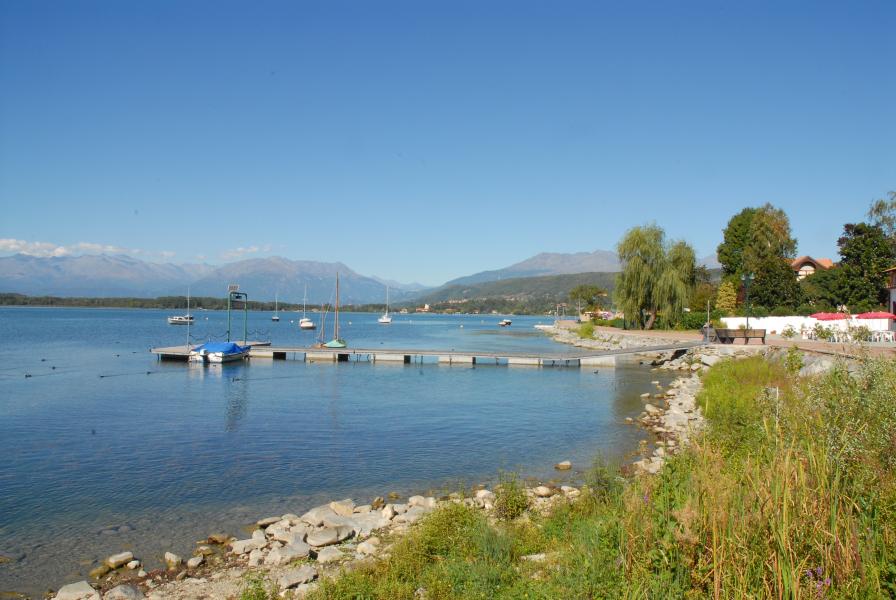 Campagna lago pulito