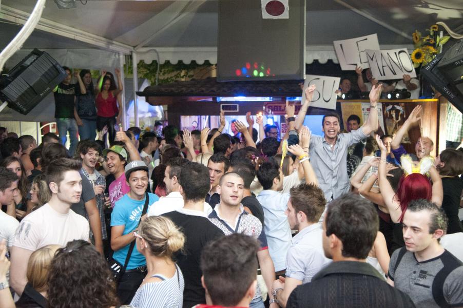 La “Movida” batte la crisi