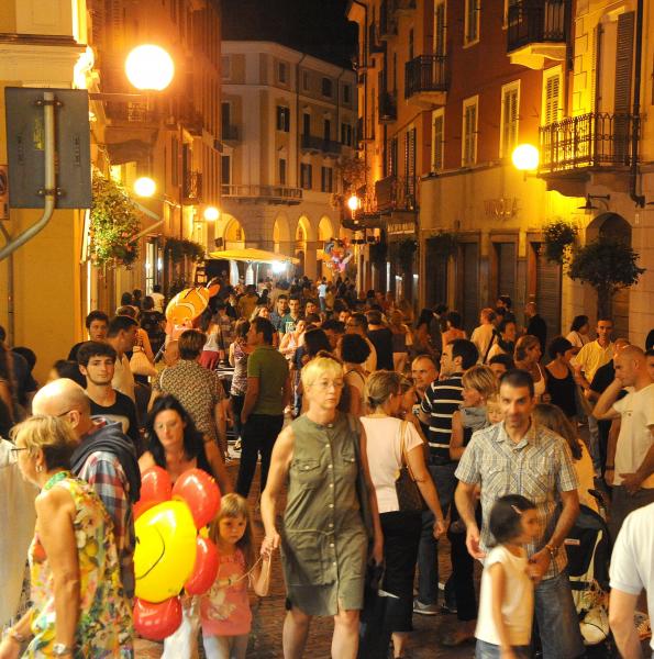 A luglio shopping<BR> sotto…la pioggia