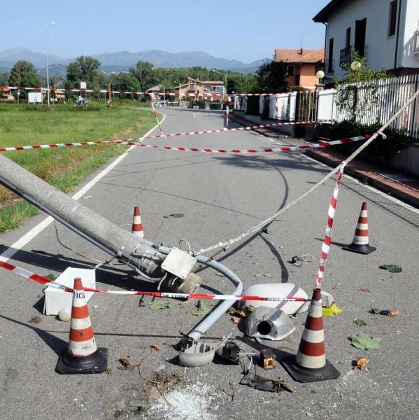 Vento, fulmini e grandine, disagi in mezzo Biellese. Evacuato anche il Palazzo di giustizia