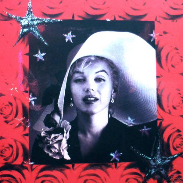 Marilyn si fa in mille per la Croce Rossa