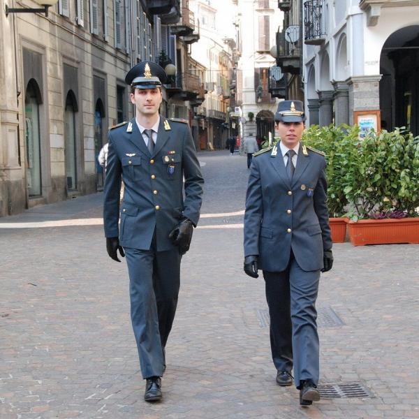 Cercasi 16 tenenti
