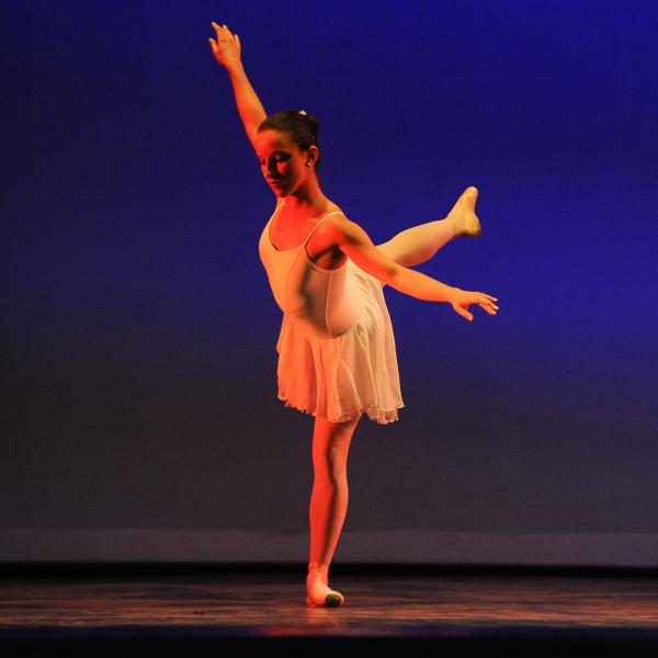 “Una mano dalla danza”
