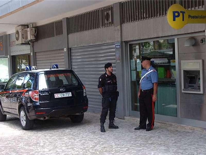 Impiegata delle Poste rubava i pacchi