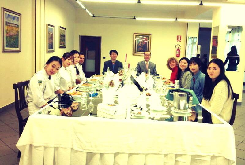 Gli ex allievi dell’Alberghiero di Cavaglià conquistano Seoul