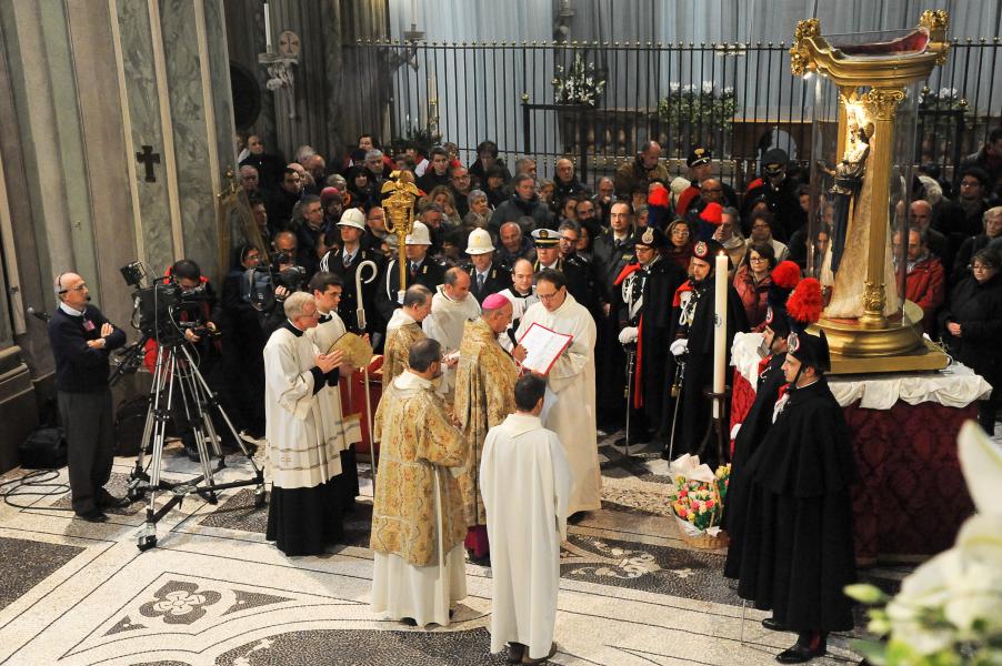 In coda per la Madonna d’Oropa “scesa” a Biella