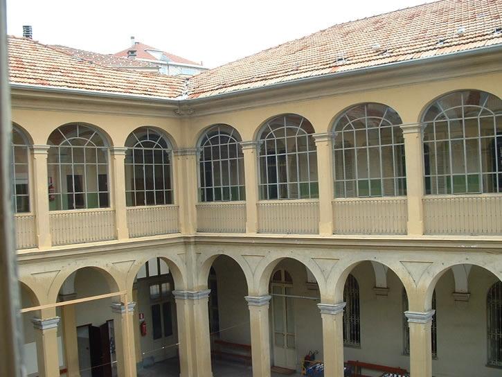 Rubano duemila euro dalla scuola. I genitori fanno la colletta