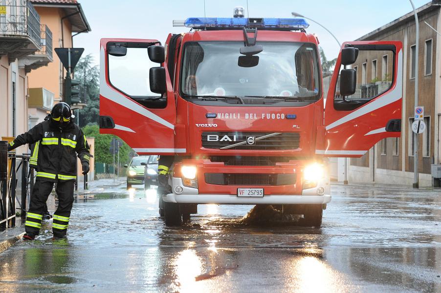 Si incendia uno spazzaneve