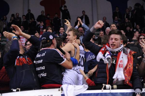 Angelico in orbita playoff: il terzo successo consecutivo schianta Brescia