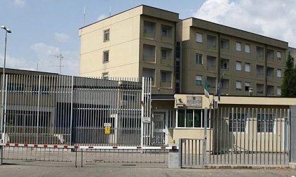 Torture in carcere a tre detenuti: sospesi 23 agenti della Polizia Penitenziaria di Biella