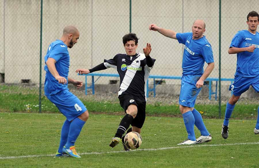 Calcio Promozione Partita Ponderano-Stresa