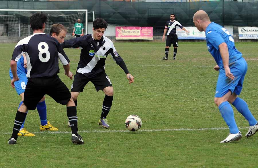 Calcio Promozione Partita Ponderano-Stresa