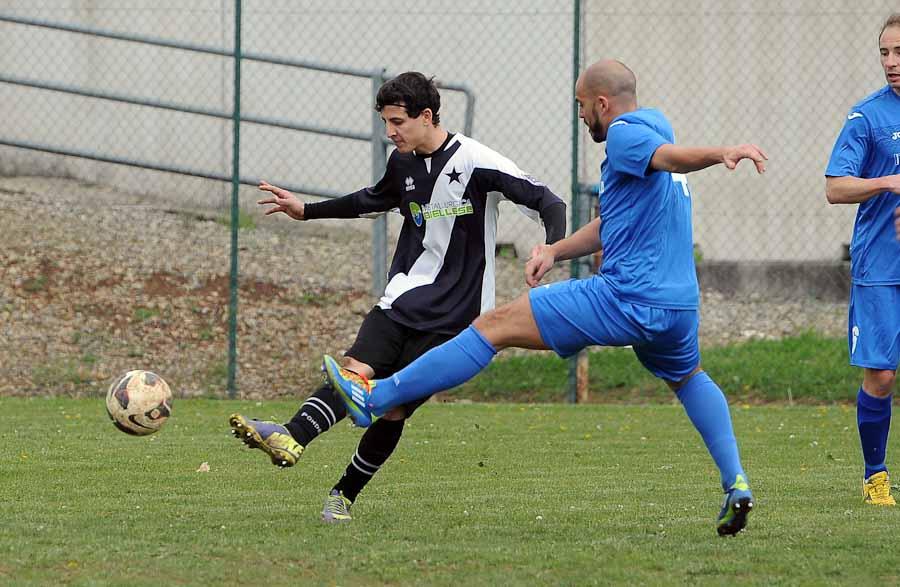 Calcio Promozione Partita Ponderano-Stresa