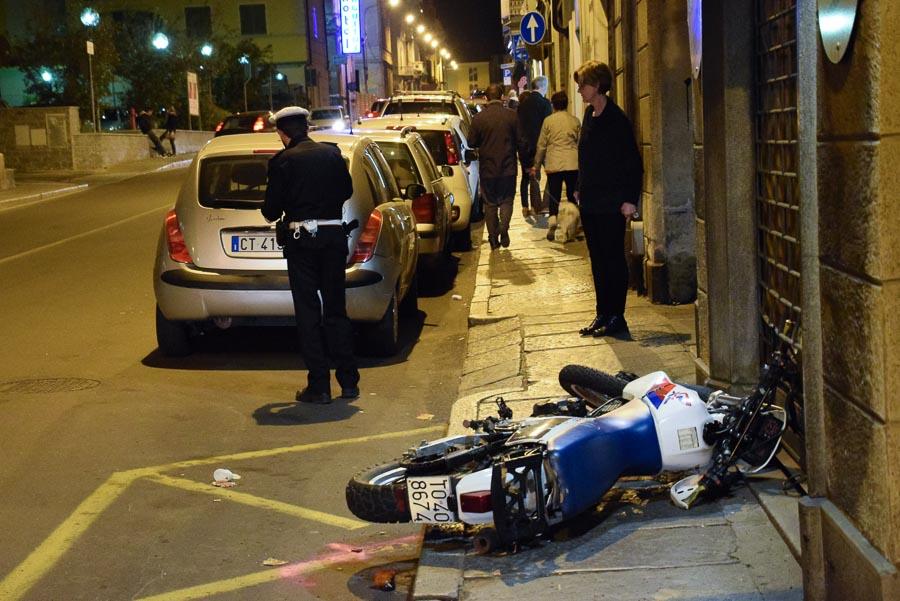 Incidente Via Repubblica Auto Tampona Motociclista