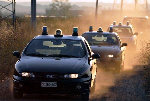 Rubano pick up, finiscono in risaia