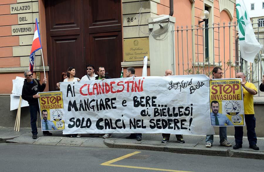 Protesta Lega Davanti Prefettura Biella