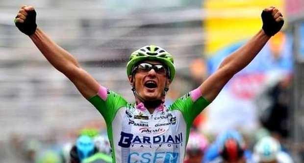 Battaglin vince a Oropa, decine di migliaia sulle strade biellesi