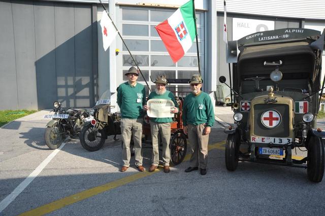 La festa dei mille alpini biellesi contagia Pordenone