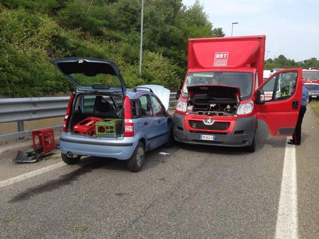 Pensionato ferito per incidente in superstrada