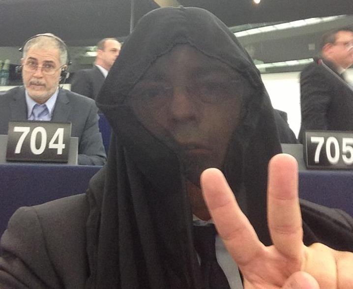 Buonanno in Europa col burqa