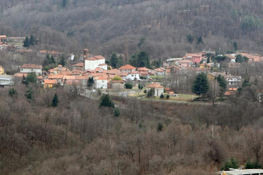 Piatto in piazza tra Vespe e gospel