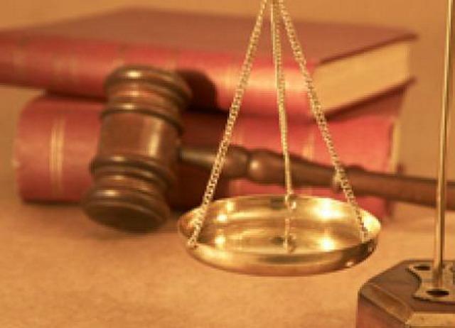 Colpì il fratello con un’accetta: chiesti quattro anni e mezzo