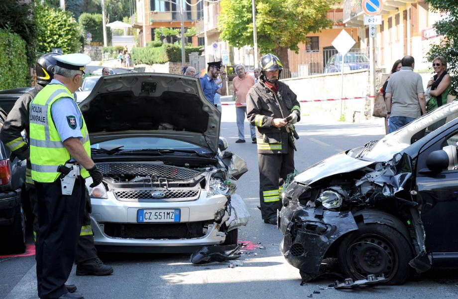 Sfugge ai carabinieri, rischia una strage