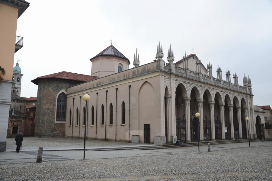 Assemblea Pd su piazza Duomo