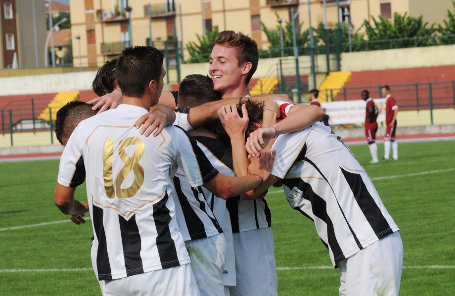 Calcio, turno infrasettimanale: due vittorie in Eccellenza e pioggia di gol nei derby