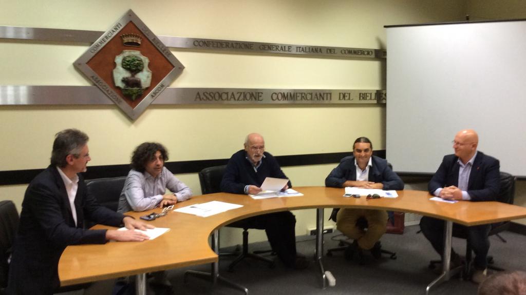 Commercio, card prepagata da 100 euro per 500 lavoratori