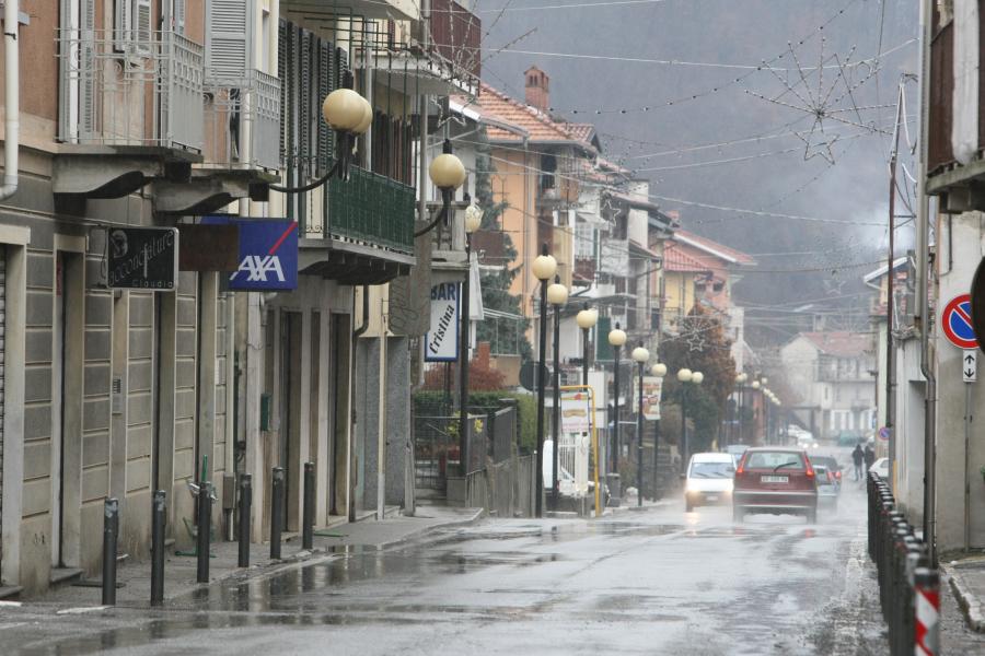 Troppi rifiuti abbandonati: via i cassonetti