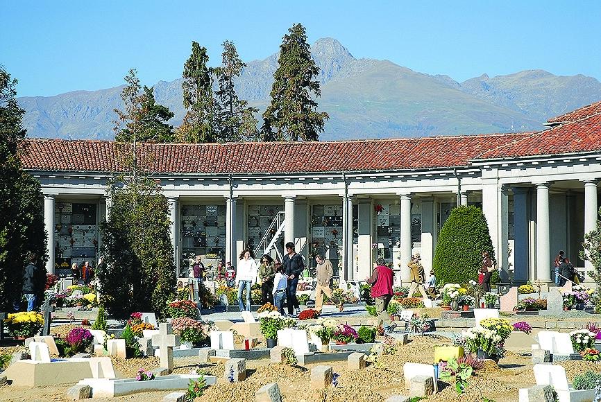 Commemorazione morti, stop ai lavori