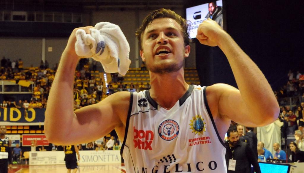 La prima volta a Jesi: Angelico scatenata con super Voskuil