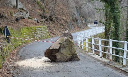 Cade un masso, strada chiusa