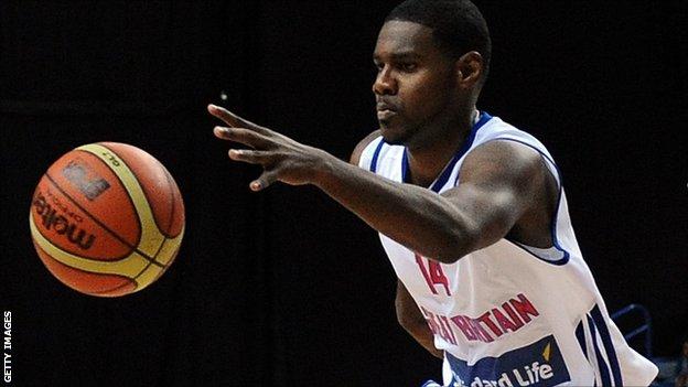 Angelico: Kyle Johnson non gioca a Trapani, problemi burocratici per il tesseramento
