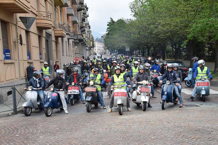 Inaugurazione Rotonda Vespa Club