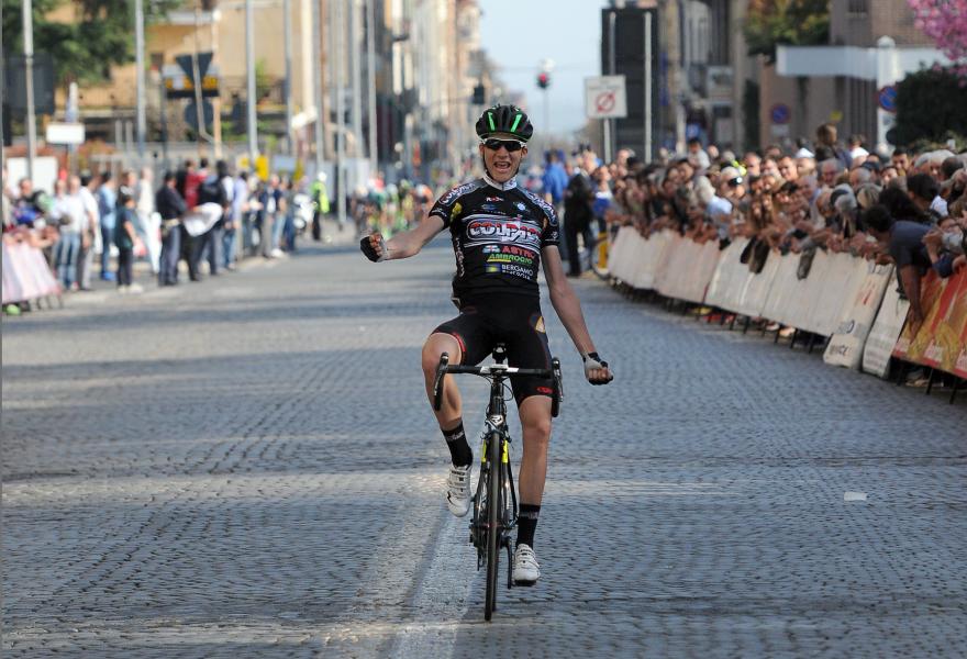 Ciclismo, prova di forza di Ravasi: il 19° Giro della Provincia è suo