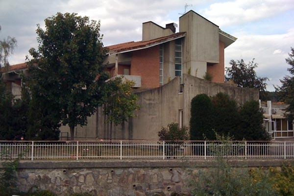 Fuoco incrociato sulla casa di riposo