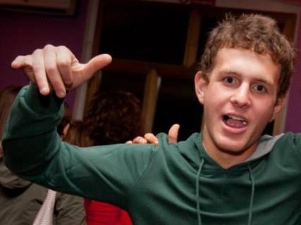 Muore a 18 anni travolto da un albero