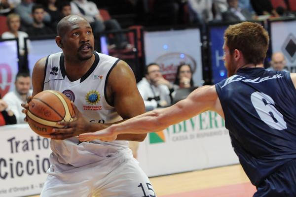 Playoff Angelico, coach Corbani vede positivo: “Vincere nella situazione in cui siamo, deve farci sorridere”