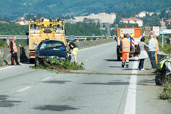 Auto nella scarpata