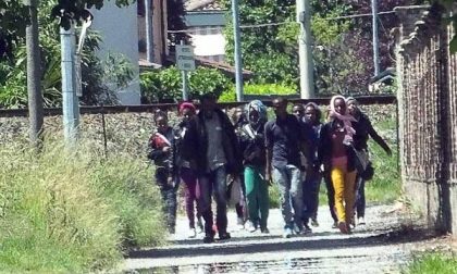 Migranti in “fuga” da Chiavazza (FOTOGALLERY)