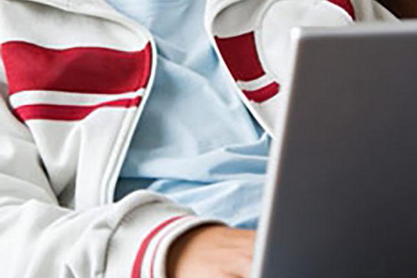 Nei guai quattro adescatori on line di ragazzine