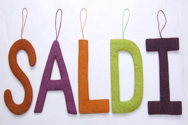 Al via saldi e “Shopping sotto le stelle”