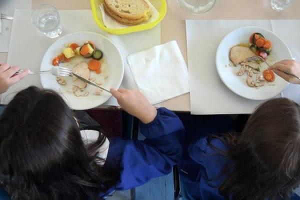 Chi preparerà i pasti per le scuole?